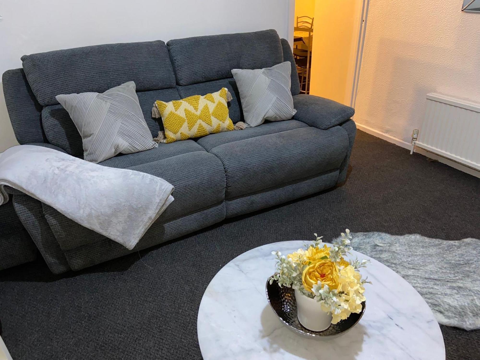Handsworth Home - 2 Bedroomed Шефилд Экстерьер фото